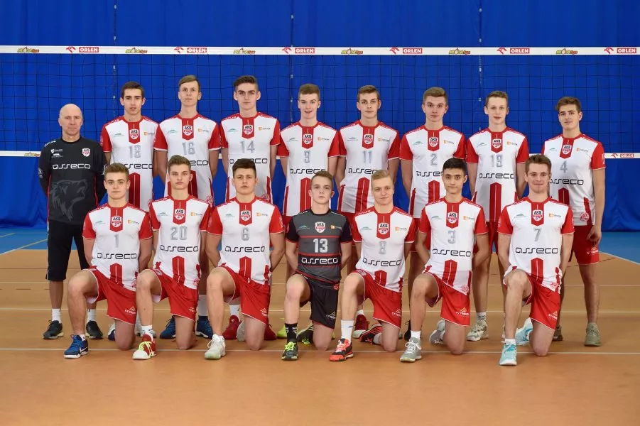 AKS RESOVIA RZESZÓW 2017/18 - KADECI '01 SMS V LO RZESZÓW KLASA I MS