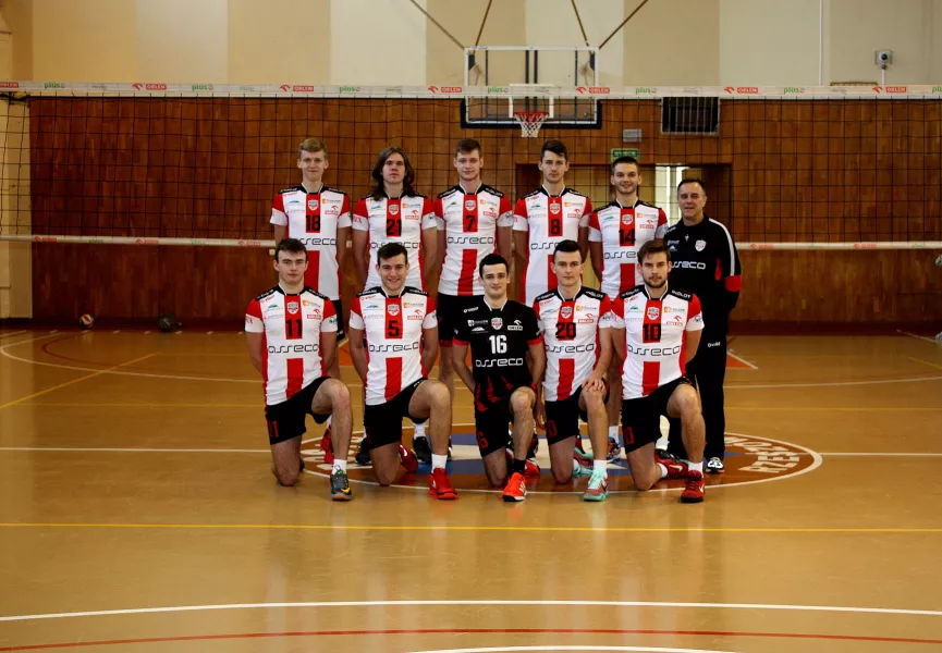 AKS RESOVIA RZESZÓW 2015/2016 - JUNIORZY '97. SMS V LO RZESZÓW - KLASA III MS