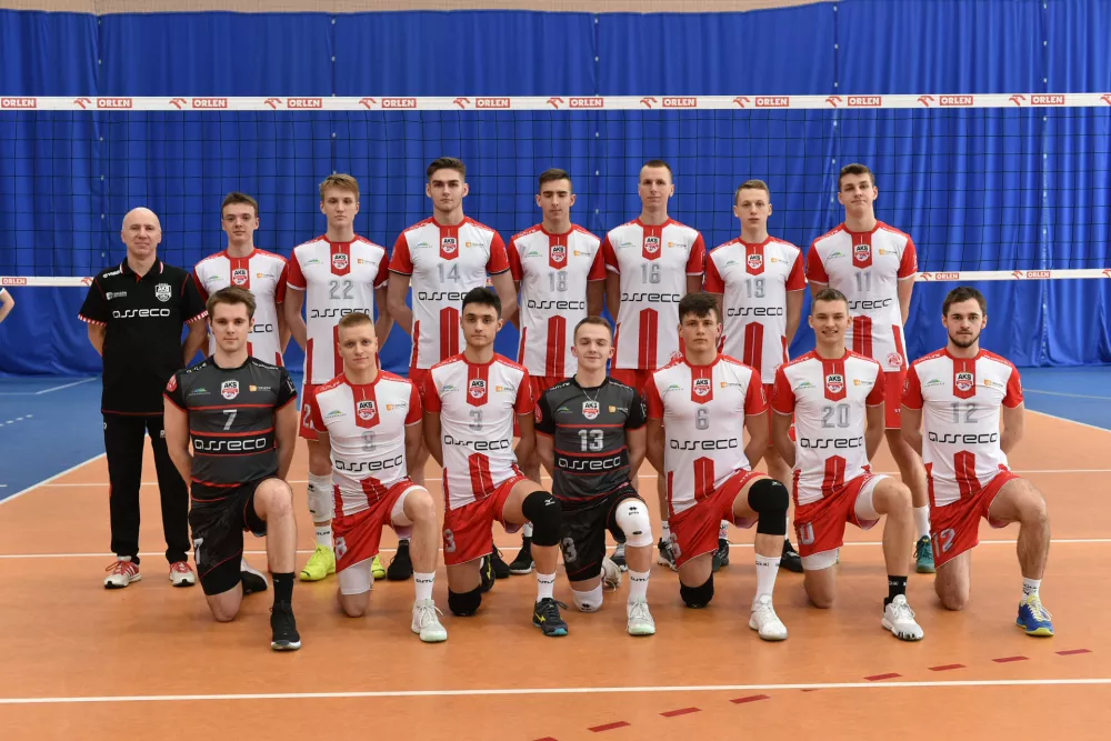 AKS RESOVIA RZESZÓW 2019/20 - JUNIORZY V LO RZESZÓW KLASA III MS