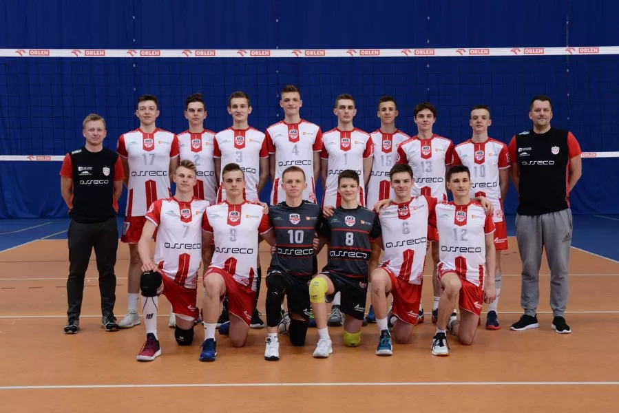 AKS RESOVIA RZESZÓW 2018/19 - KADECI '02 SMS V LO RZESZÓW KLASA I MS