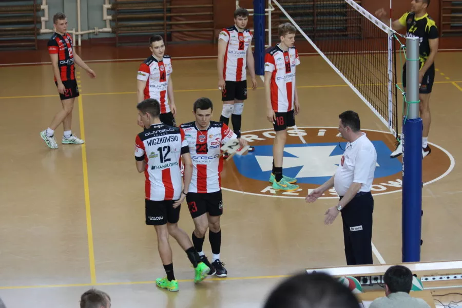 W pierwszym meczu fazy play-off zwycięstwo odnoszą gdańszczanie