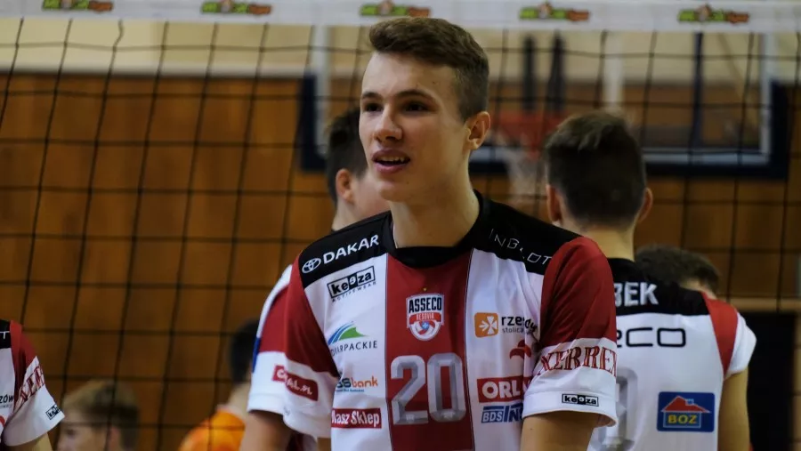 "Jesteśmy w stanie walczyć do samego końca i wygrywać" - rozmowa z naszym środkowym, Janem Zubikiem
