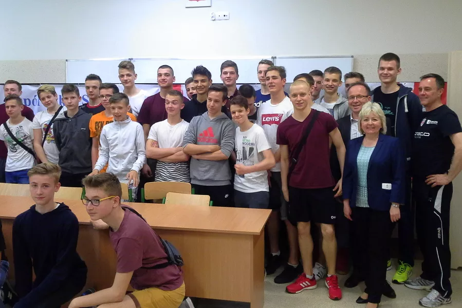 Dwukrotny mistrz ligi NCAA Nicolas Szerszeń odwiedził naszą szkołę