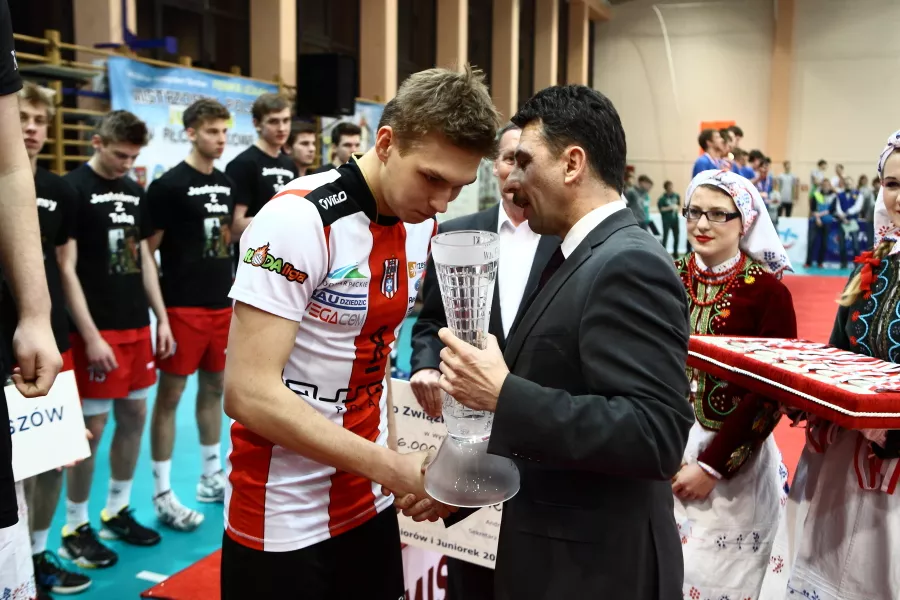 O początkach swojej przygody z siatkówką i najbliższej przyszłości -wywiad z Szymonem Pałką kapitem Młodej Asseco Resovii.