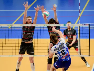 Komplet zwycięstw w świetnym stylu i awans do TOP8 w Polsce naszych Juniorów.