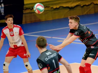 Komplet zwycięstw w świetnym stylu i awans do TOP8 w Polsce naszych Juniorów.