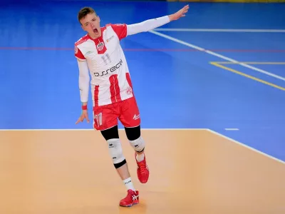 Komplet zwycięstw w świetnym stylu i awans do TOP8 w Polsce naszych Juniorów.