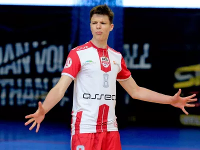 Komplet zwycięstw w świetnym stylu i awans do TOP8 w Polsce naszych Juniorów.