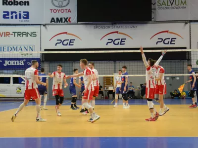 Komplet zwycięstw w świetnym stylu i awans do TOP8 w Polsce naszych Juniorów.