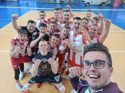 Komplet zwycięstw w świetnym stylu i awans do TOP8 w Polsce naszych Juniorów.