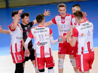 Komplet zwycięstw w świetnym stylu i awans do TOP8 w Polsce naszych Juniorów.