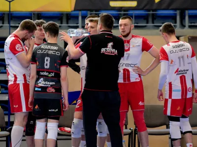 Komplet zwycięstw w świetnym stylu i awans do TOP8 w Polsce naszych Juniorów.