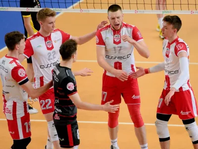 Komplet zwycięstw w świetnym stylu i awans do TOP8 w Polsce naszych Juniorów.