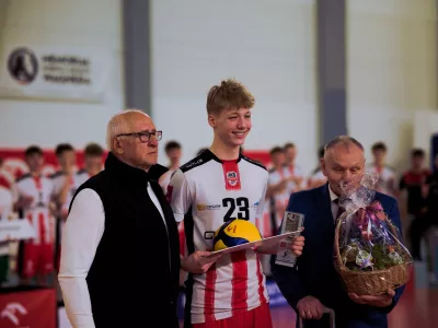 MŁODZICY BRĄZOWYMI MEDALISTAMI MISTRZOSTW POLSKI MŁODZICY BRĄZOWYMI MEDALISTAMI MISTRZOSTW POLSKI