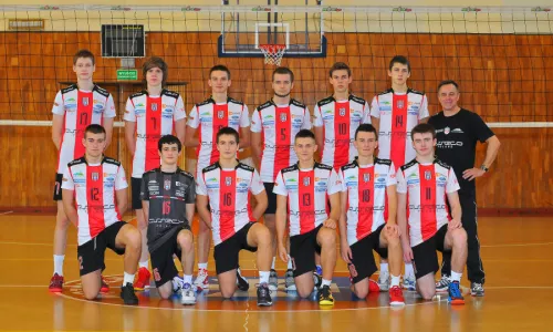Nasi kadeci brązowymi medalistami Mistrzostw Polski, młodsza drużyna na 6 miejscu. Złoty medal dla BKS-u Chemika Bydgoszcz.