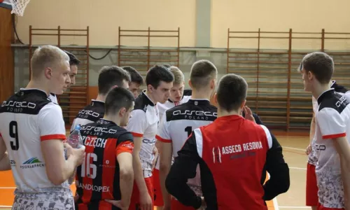 1/2: Walkę o finał Mistrzostw Polski Juniorów wygrali warszawianie