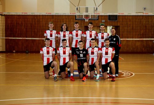 AKS RESOVIA RZESZÓW 2015/2016 - JUNIORZY '97. SMS V LO RZESZÓW - KLASA III MS